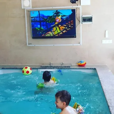 Manora Guest Pool House Sućuraj