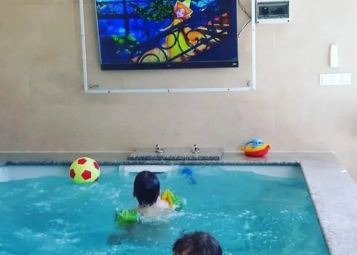 Manora Guest Pool House Sućuraj