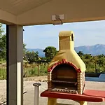 Manora Guest Pool House * Sucuraj