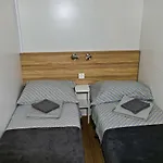 Vikendica Manora Guest Pool House