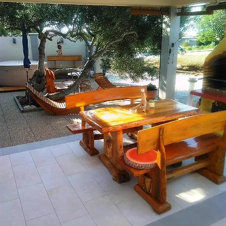 Manora Guest Pool House *