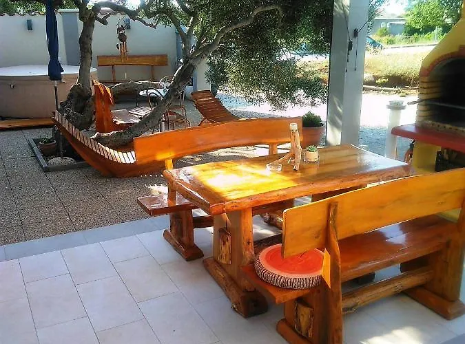 Manora Guest Pool House *