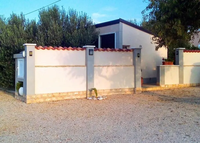 Manora Guest Pool House Σπίτι διακοπών Sućuraj