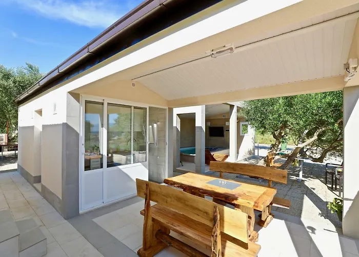 Manora Guest Pool House Σπίτι διακοπών *