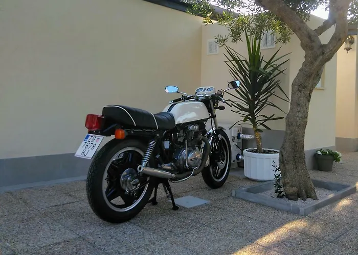 Manora Guest Pool House Σπίτι διακοπών Sućuraj