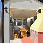 Manora Guest Pool House *