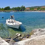 Manora Guest Pool House *